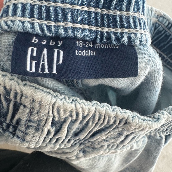 Baby Gap Boy’s Denim Set with Short Sleeve Button Down‎ and Shorts - Picture 8 of 11